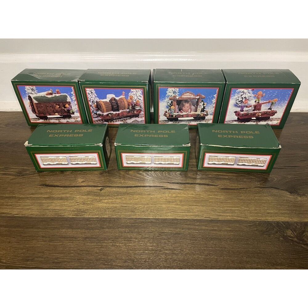 World Bazaar North Pole Express Ceramic Train Set 7 Piece Christmas '94 -'95 VTG